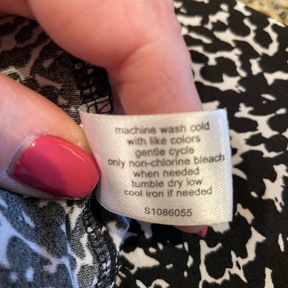 Women’s size 26/28 blouse by Lane Bryant - Picture 7 of 8